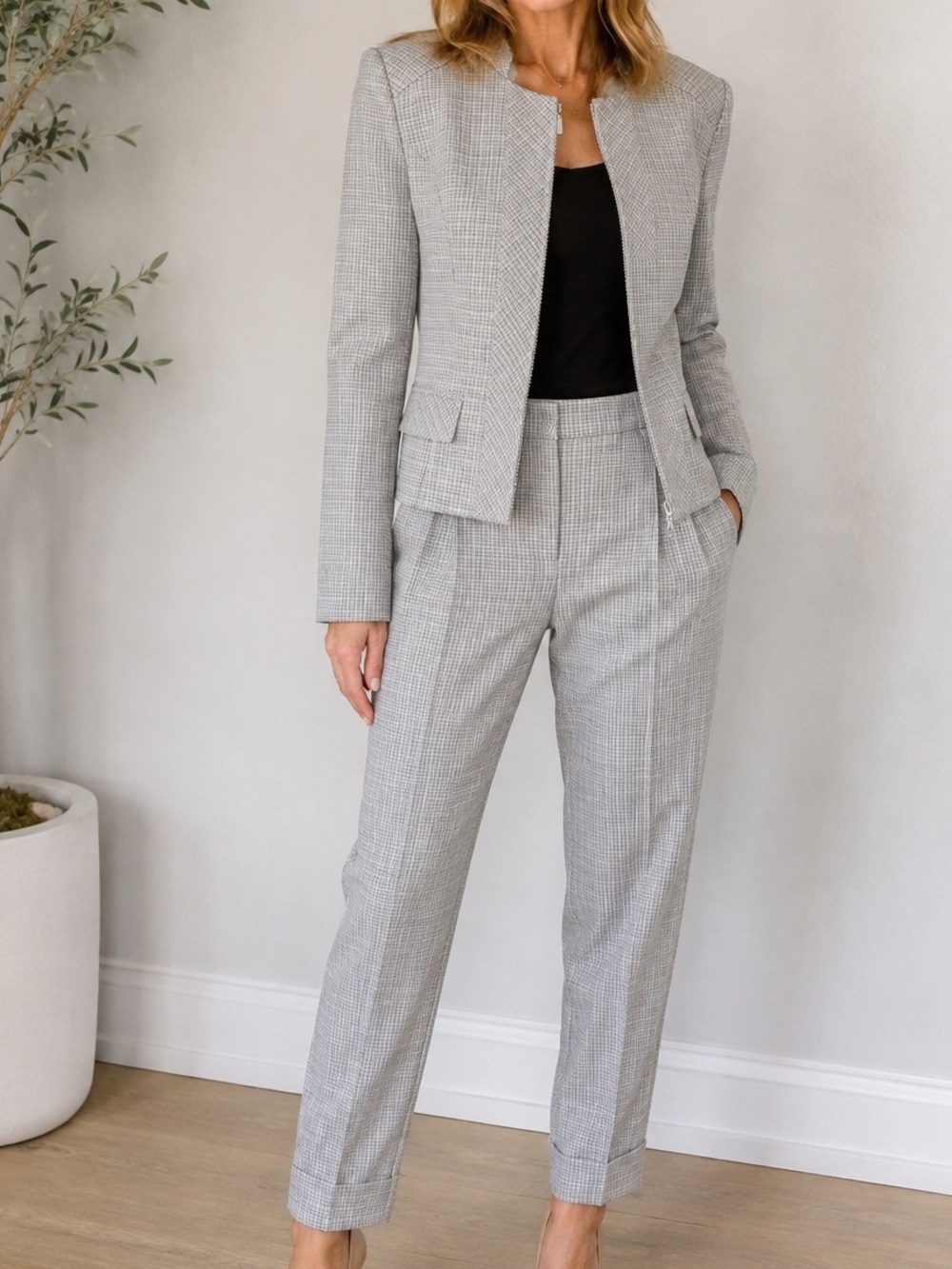 White House Black Market Fitted Jacket and Cropped Pants 2 Piece Set